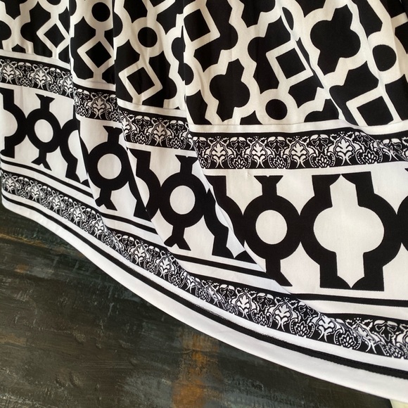 INC Geometric Print Wrap dress B&W, size 2 - Picture 5 of 7